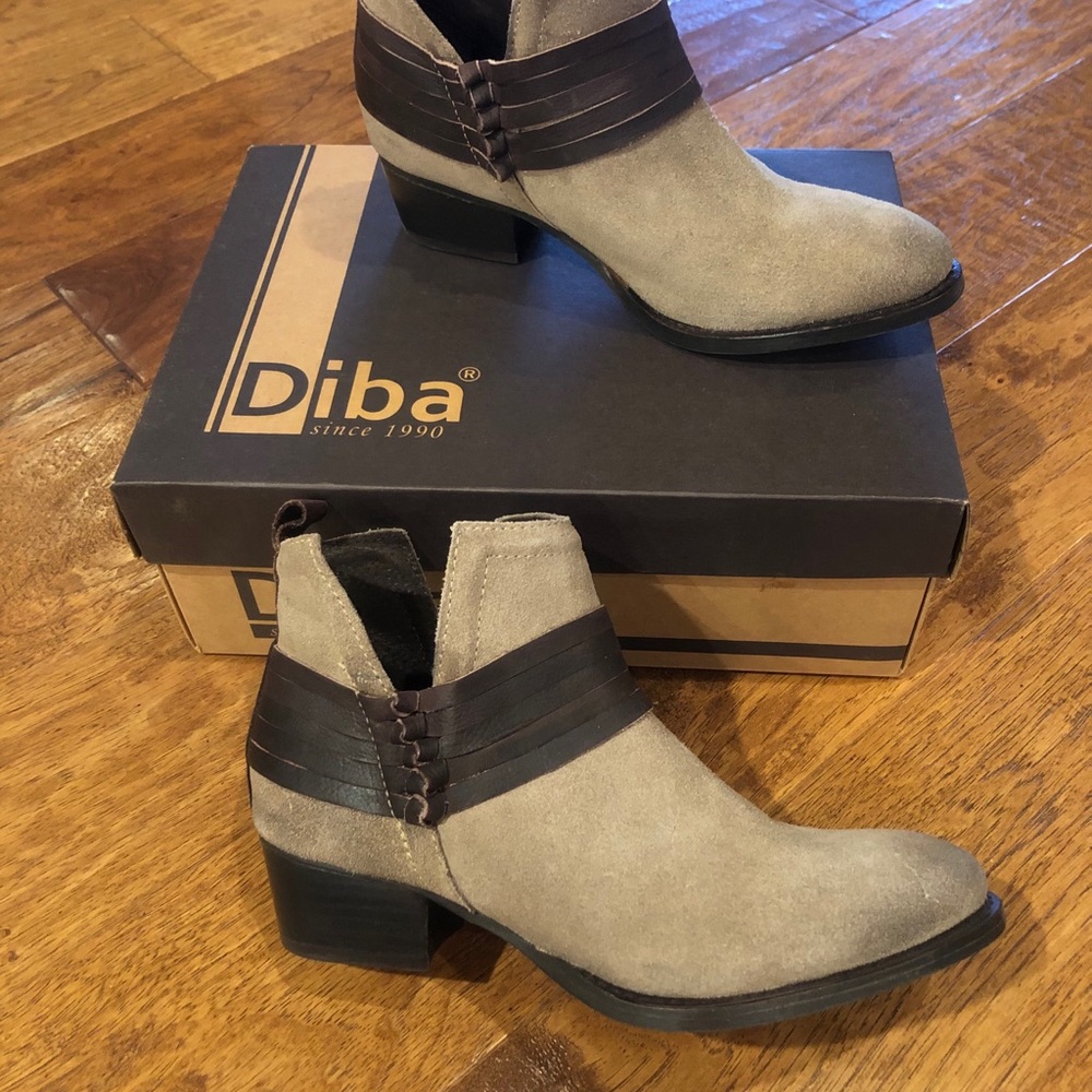 👢 Awesome DIBA Western Style Booties 🐴